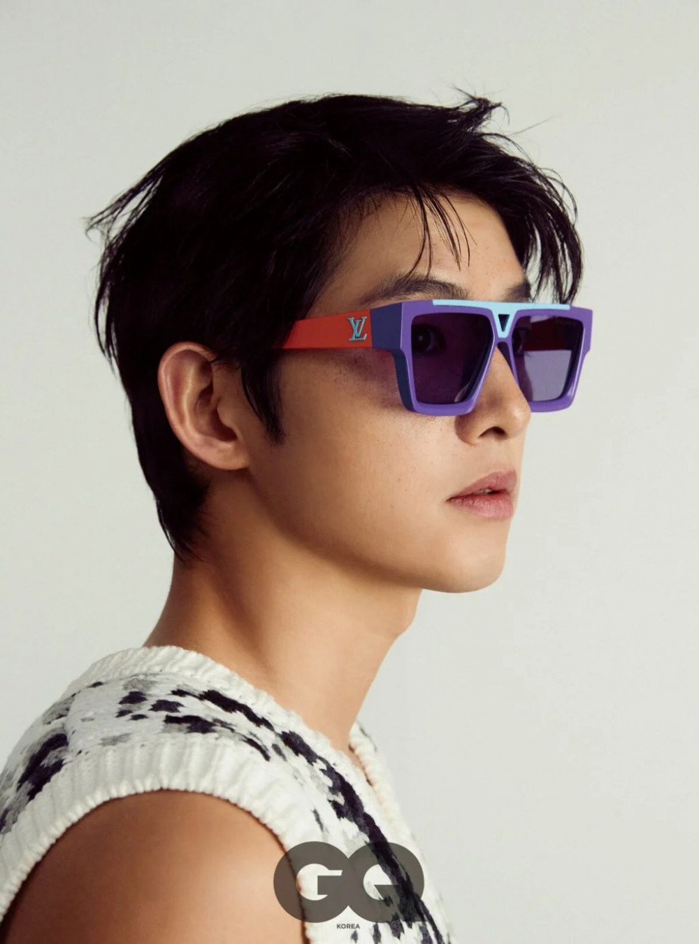 Song Joong Ki's Eccentric Louis Vuitton Pictorial for GQ Magazine Sparks  Mixed Opinions