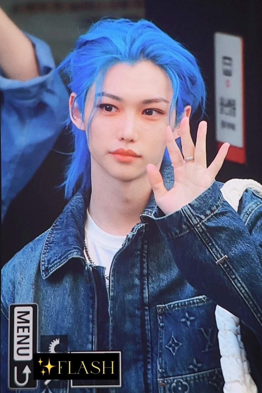 I want to swim in his hair Stray Kids fans are going crazy over Felix's  new bright blue comeback hair color