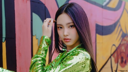 14-Year-Old NewJeans' Hyein Stuns with her model-like vibes at Louis Vuitton  show during Paris Fashion Week