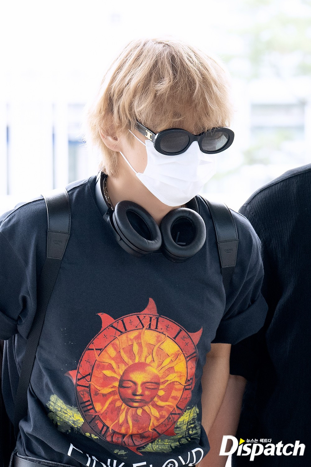 BTS's V (Kim Taehyung) Steals Attention with His Rockstar Chic