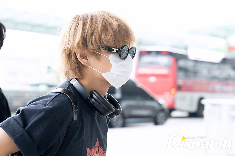 Fashion King Taehyung' trends as BTS's V appears classy & chic at the  airport