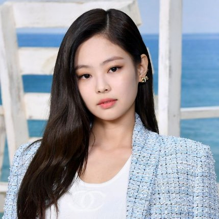 Forbes mentions that BLACKPINK's JENNIE should be honored at the Emmy ...