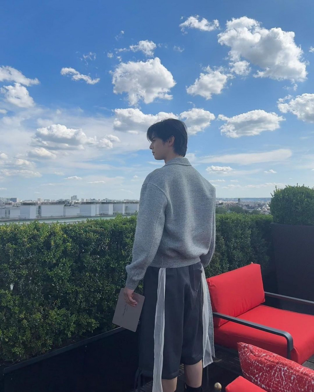 You all are foolin' no one”: Netizens defend Cha Eun-woo pulling off Dior's  outfit in latest Summer 2024 fashion event