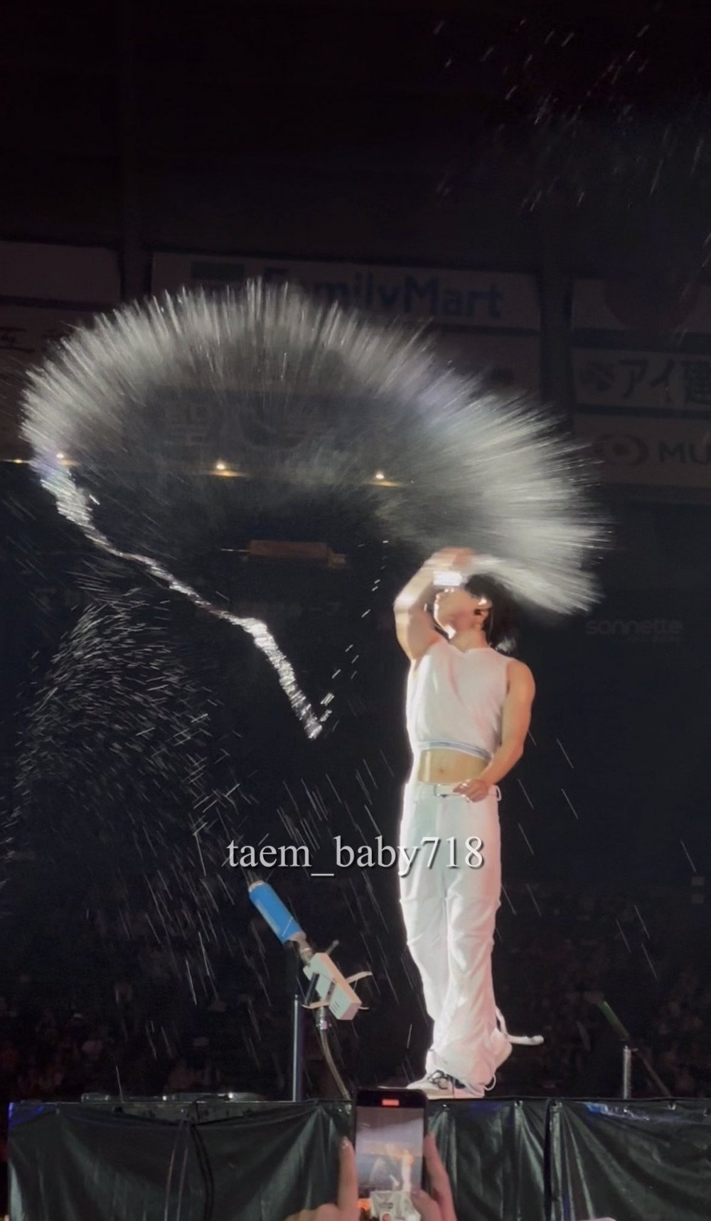 Тэмин - искусство: HD фотографии с выступления артиста на фестивале "Waterbomb" в Токио