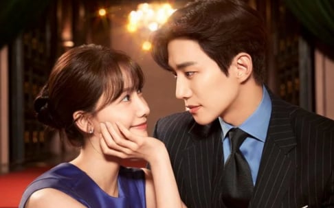 YoonA, Junho