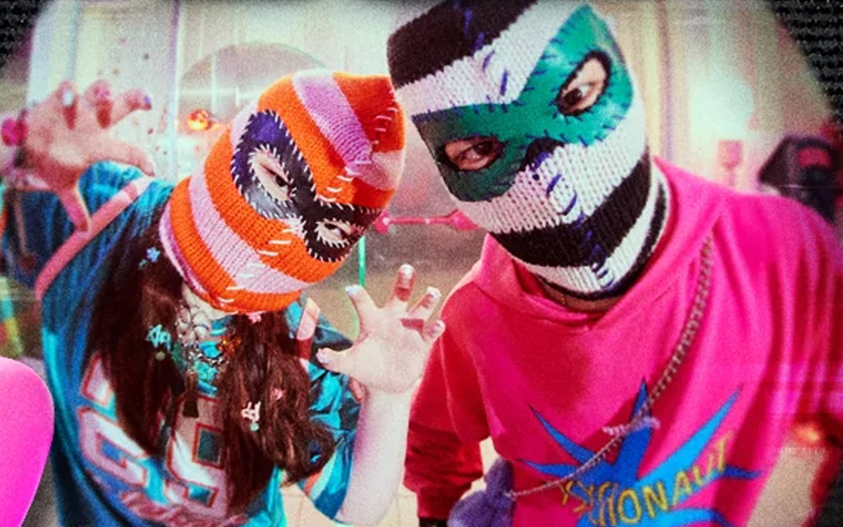 AKMU is ready to steal hearts in the new fun teaser photo for their 4th