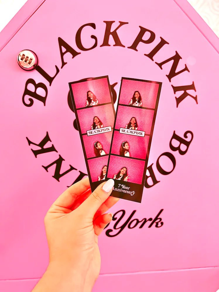 BLACKPINK's Pop-up Store in New York with Verdy was a smashing success with  a massive line of shoppers