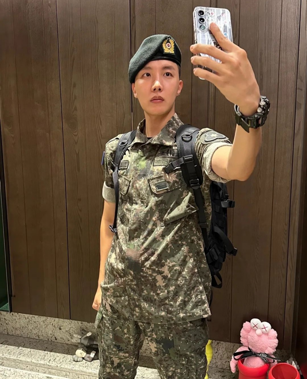 BTS j-hope updates fans from the military