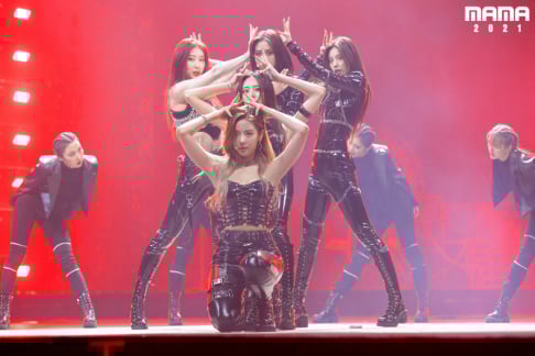 ITZY, Chaeryeong, Yeji, Lia, Ryujin, Yuna