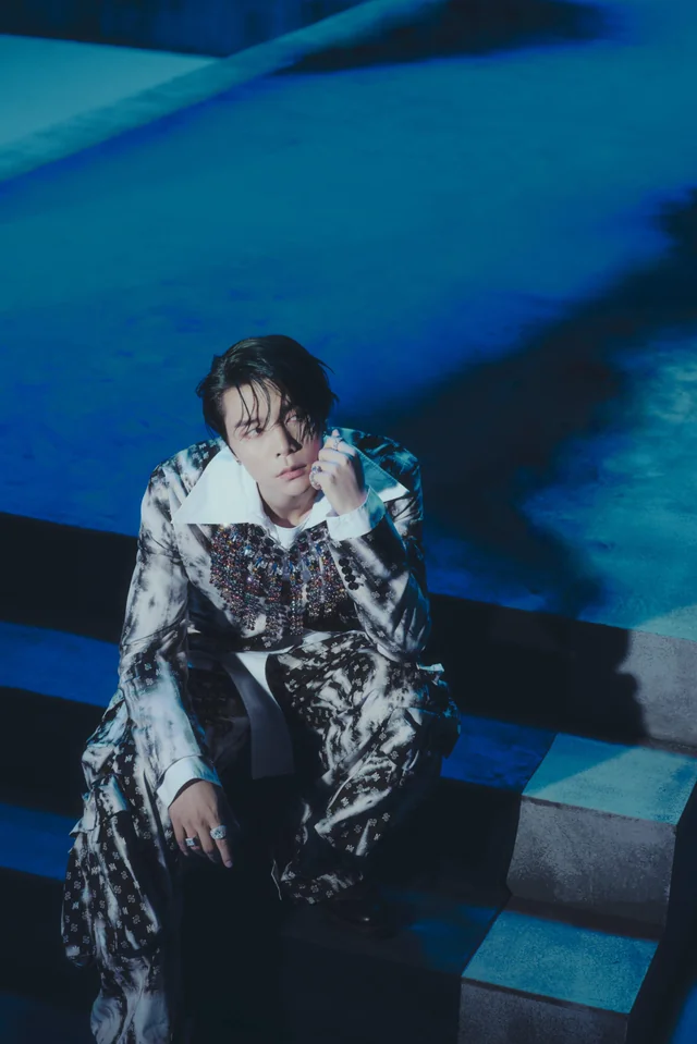 NCT 127's Taeyong, Johnny, and Jungwoo dazzle in the 'Chandelier ver ...