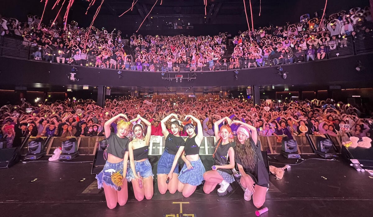 STAYC successfully wraps their first U.S. tour allkpop
