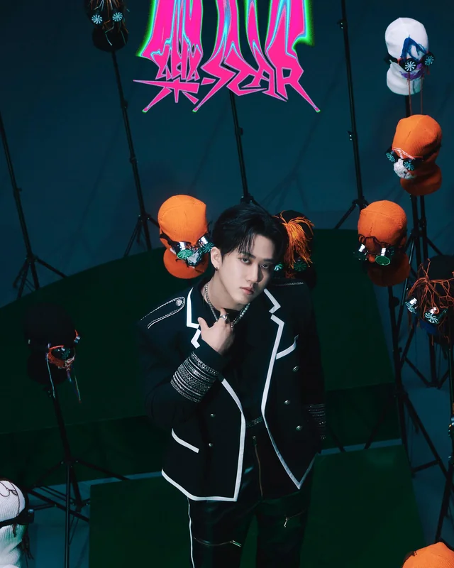 A GROUP FULL OF VISUALS: STAYs swoon over Stray Kids' ROCK-STAR teaser  photos