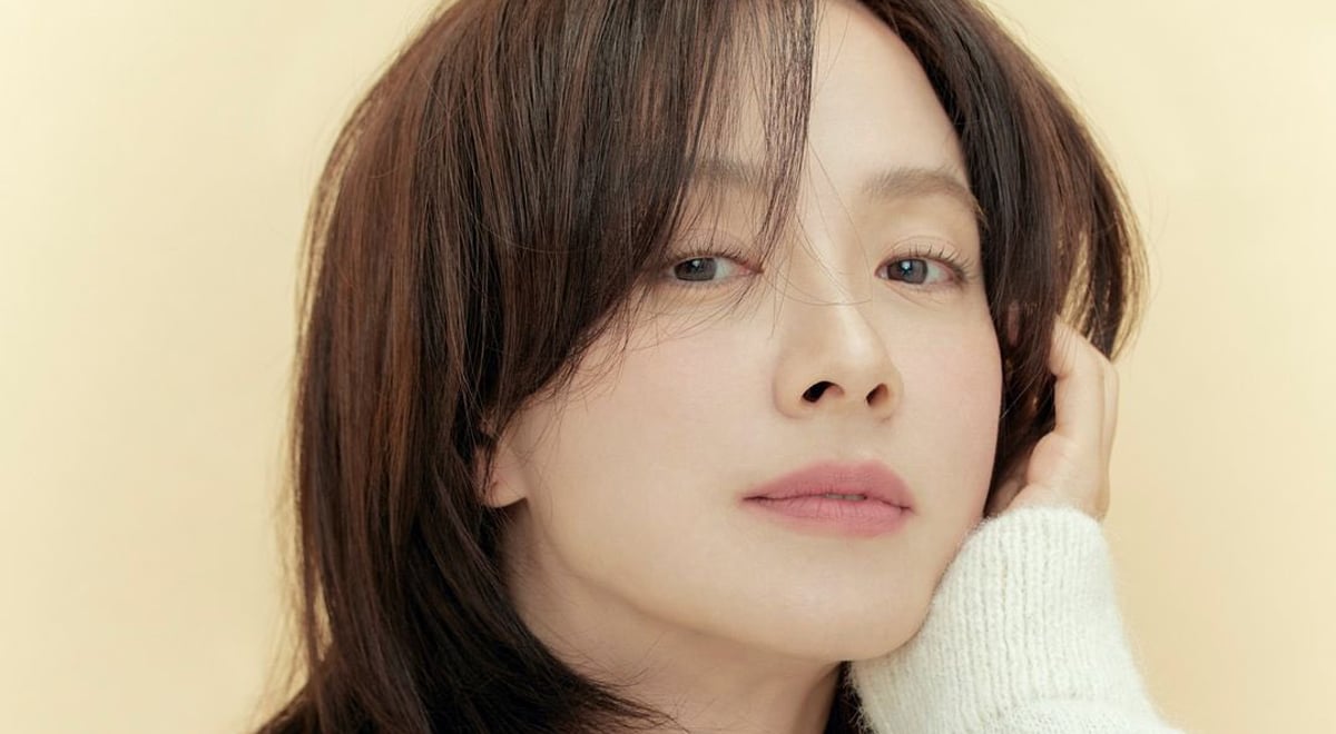 Song Ji Hyo shares cheery new profile photos | allkpop