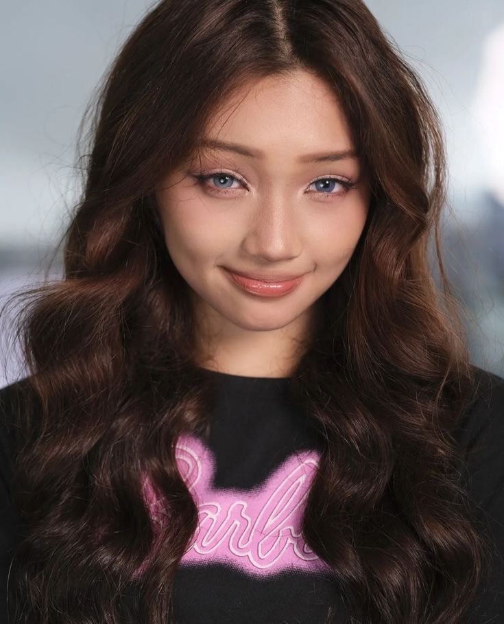 New girl group UNIS attracts attention for their alluring visuals allkpop
