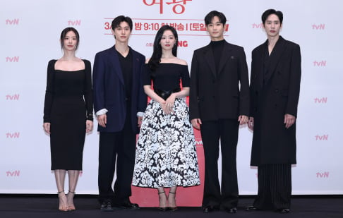 Kim Ji Won, Kim Soo Hyun, Kwak Dong Yeon, Park Sung Hoon