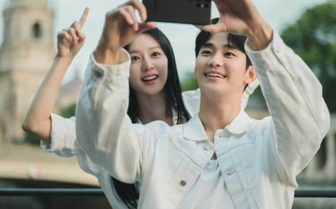 Kim Ji Won, Kim Soo Hyun