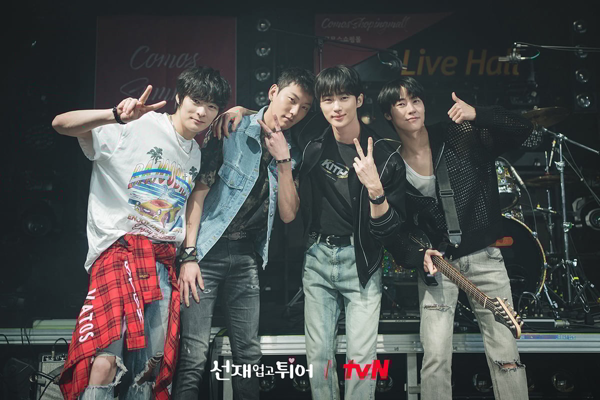 Fans of tvN's 'Lovely Runner' demand that the band Eclipse begin real ...