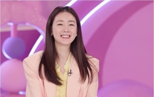 Beloved actress Choi Ji Woo makes her variety show MC debut in 30 years