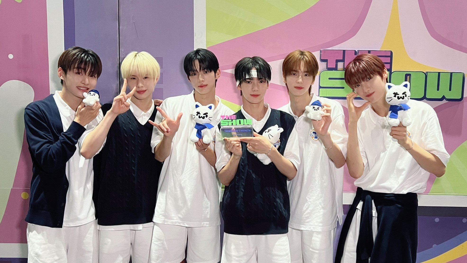 TWS take home 1st music show trophy for apos;If Iapos;m S, Can You Be My N?apos; on apos;The Sho