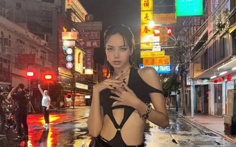 BLACKPINK, Lisa