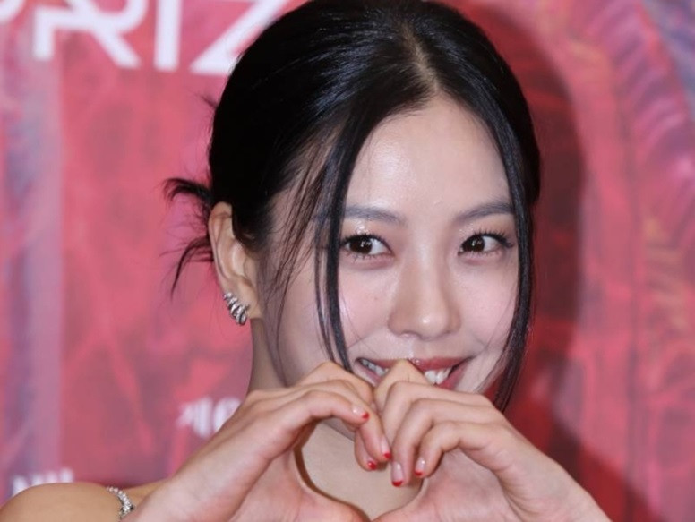 Go Min Si Donates 50 Million KRW 39 000 To Flood Victims Allkpop
