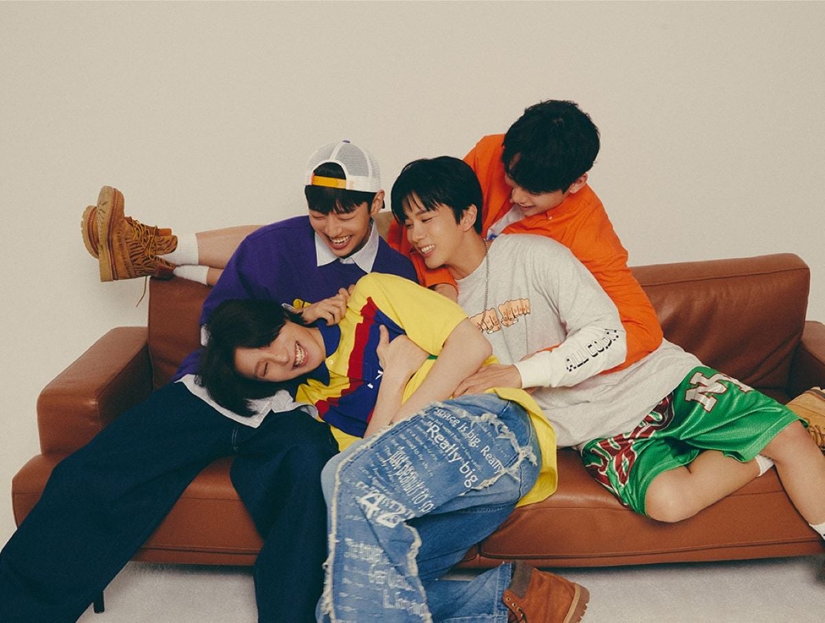 B.A.P unveils heartwarming new ‘CURTAIN CALL’ concept photo | allkpop