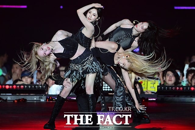 aespa raih Daesang di ‘The Fact Music Awards 2024 aespa raih Daesang di ‘The Fact Music Awards 2024