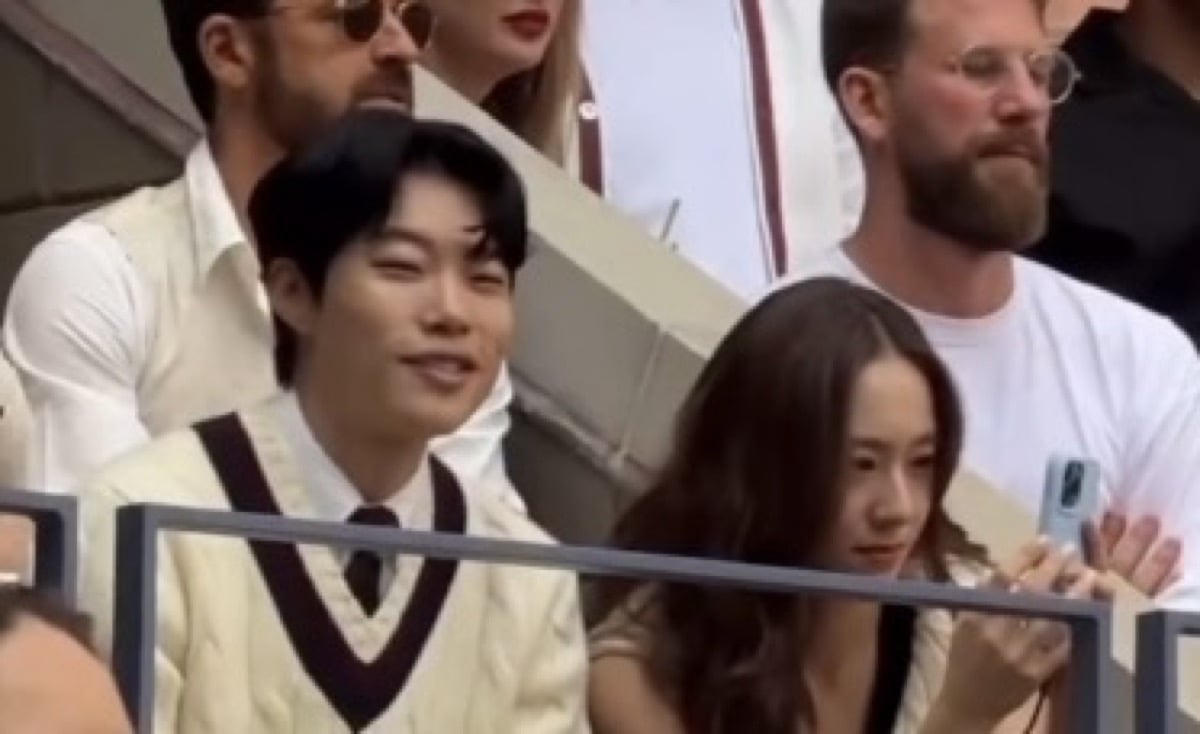 Ryu Jun Yeol dan Krystal terlihat di final AS Terbuka, memicu perbincangan online Ryu Jun Yeol dan Krystal terlihat di final AS Terbuka, memicu perbincangan online