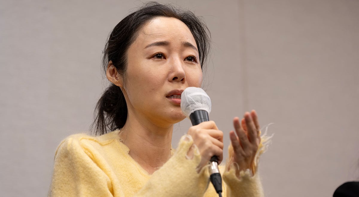 Min Hee Jin mengajukan perintah sementara, meminta pengangkatan kembali sebagai direktur internal ADOR Min Hee Jin mengajukan perintah sementara, meminta pengangkatan kembali sebagai direktur internal ADOR