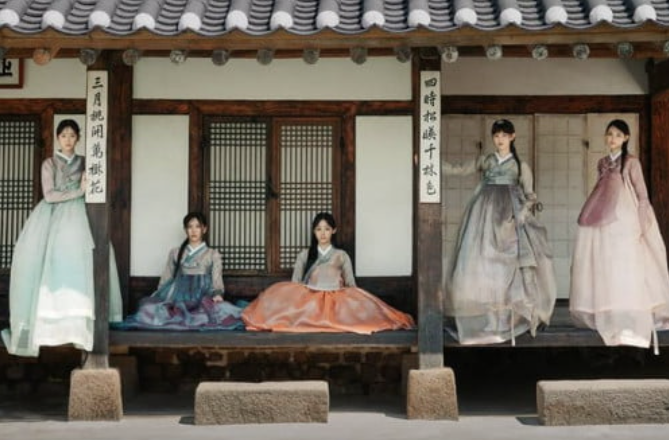 NewJeans menyapa penggemar dengan hanbok tradisional untuk Chuseok NewJeans menyapa penggemar dengan hanbok tradisional untuk Chuseok