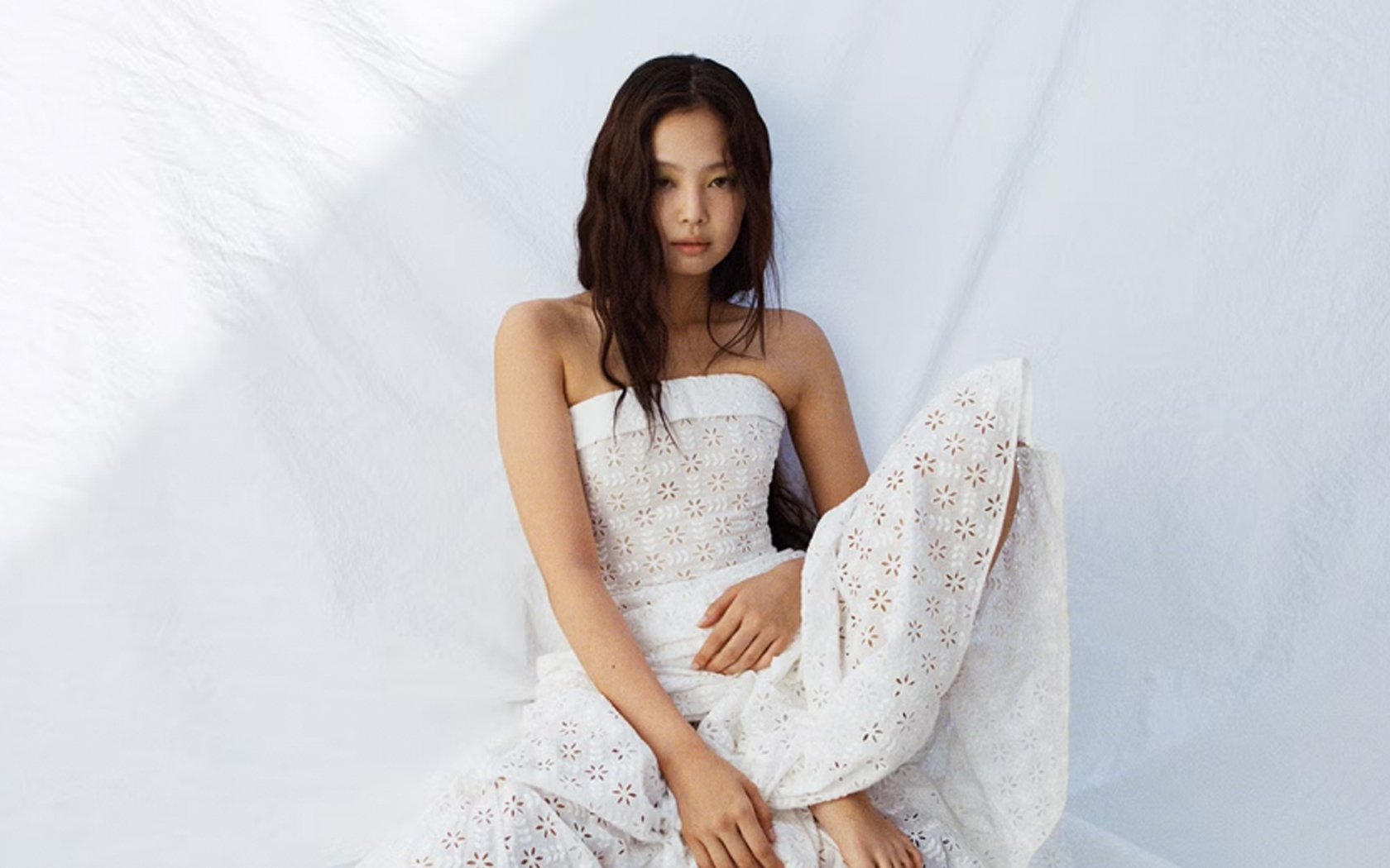“Aku paham kenapa kalian marah. Itu budaya,” reaksi netizen Korea terhadap tanggapan Jennie atas kontroversi merokok di dalam ruangan
