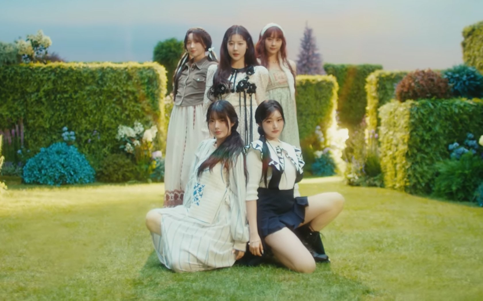 Apa kata netizen Korea tentang comeback FIFTY FIFTY 'SOS'? Apa kata netizen Korea tentang comeback FIFTY FIFTY 'SOS'?