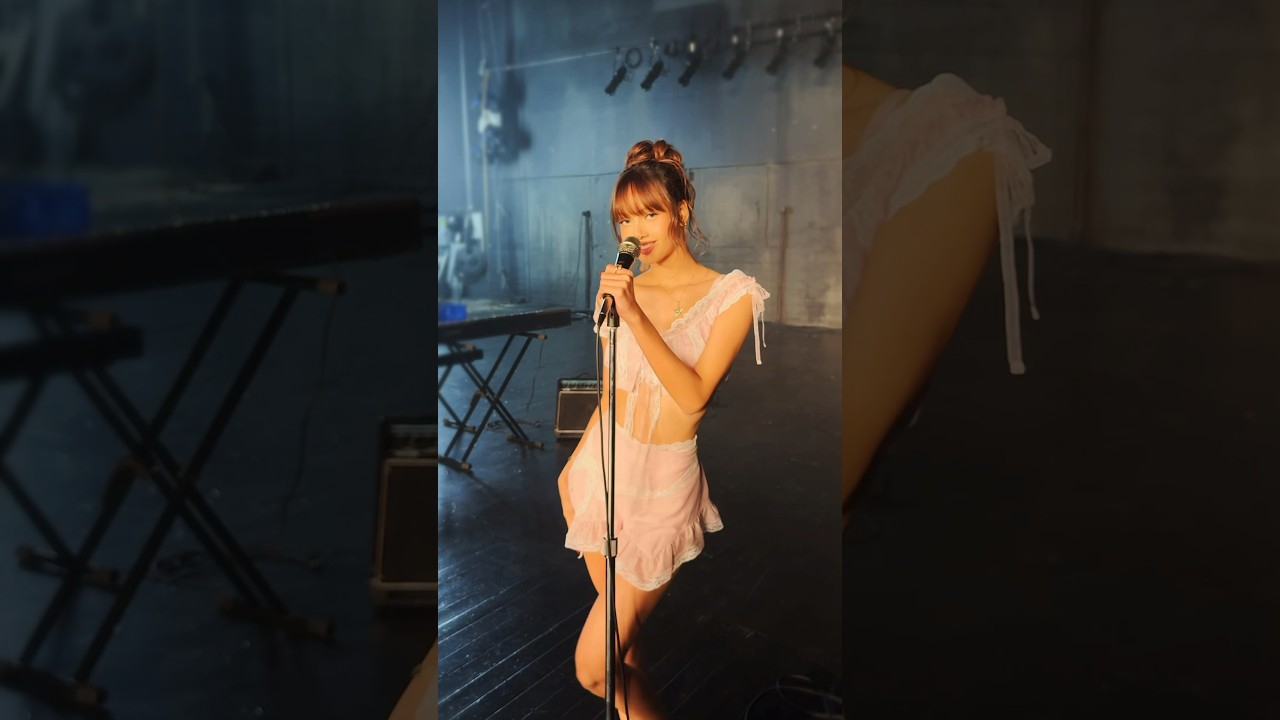 BLACKPINK's Lisa gives a preview of 'So Kiss Me' | allkpop