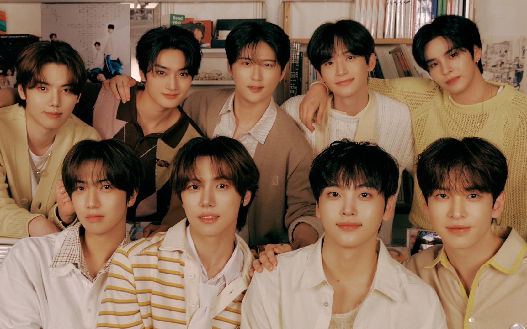 CRAVITY meluncurkan teaser untuk fan-con mendatang mereka ‘Beyond Your Memories’