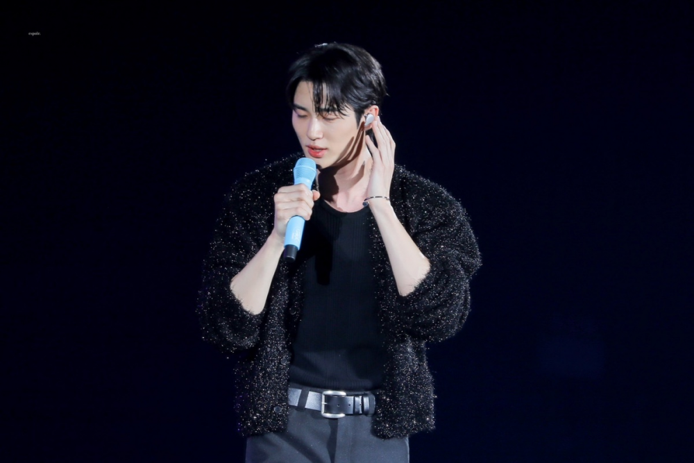 Fans dibuat kagum dengan kemampuan menyanyi Byun Woo Seok setelah penampilannya di fanmeeting baru-baru ini 1 1727641492 image