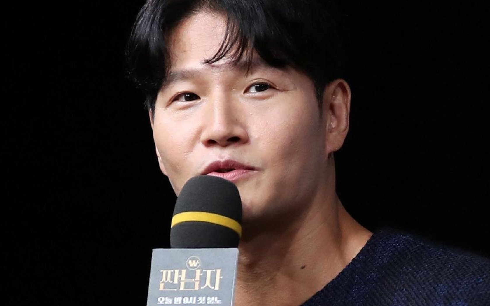 Kim Jong Kook mengaku dia tidak menggunakan AC sepanjang musim panas untuk menghemat uang