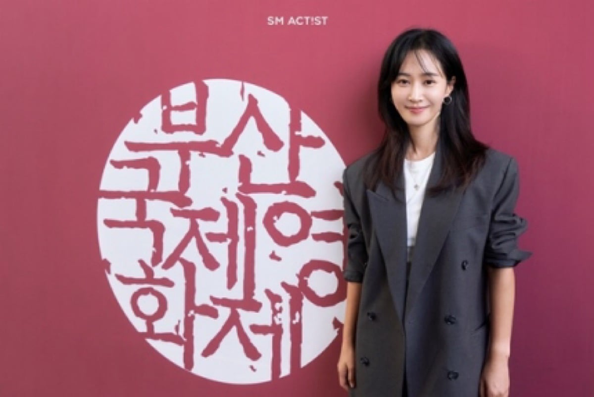 Yuri mempesona di Festival Film Internasional Busan dengan 'The Intruder' Yuri mempesona di Festival Film Internasional Busan dengan 'The Intruder'