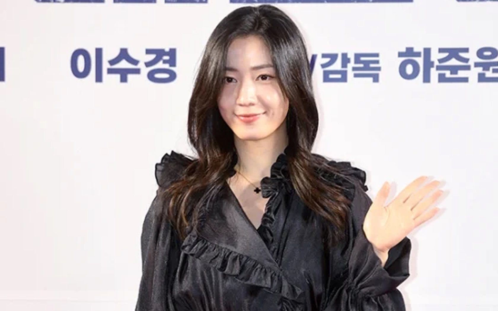 Mantan anggota T-ara, Hwayoung, meluncurkan saluran YouTube-nya sendiri Mantan anggota T-ara, Hwayoung, meluncurkan saluran YouTube-nya sendiri
