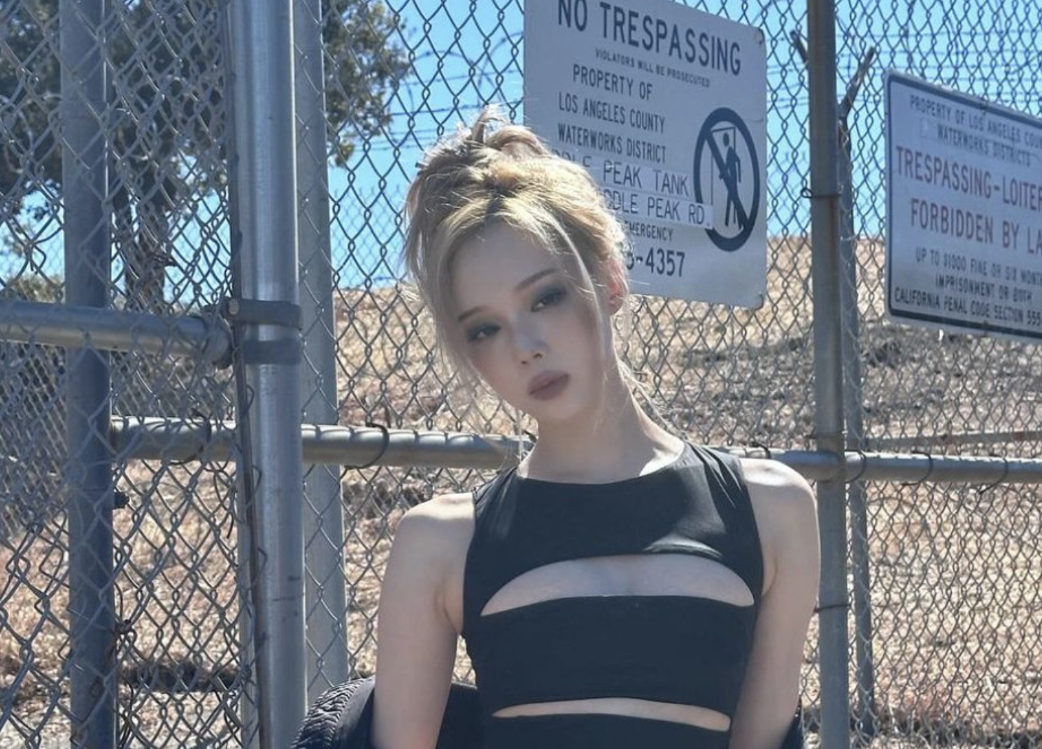 Musim Dingin aespa memancarkan getaran chic dengan keindahan sempurna dalam foto-foto baru di balik layar