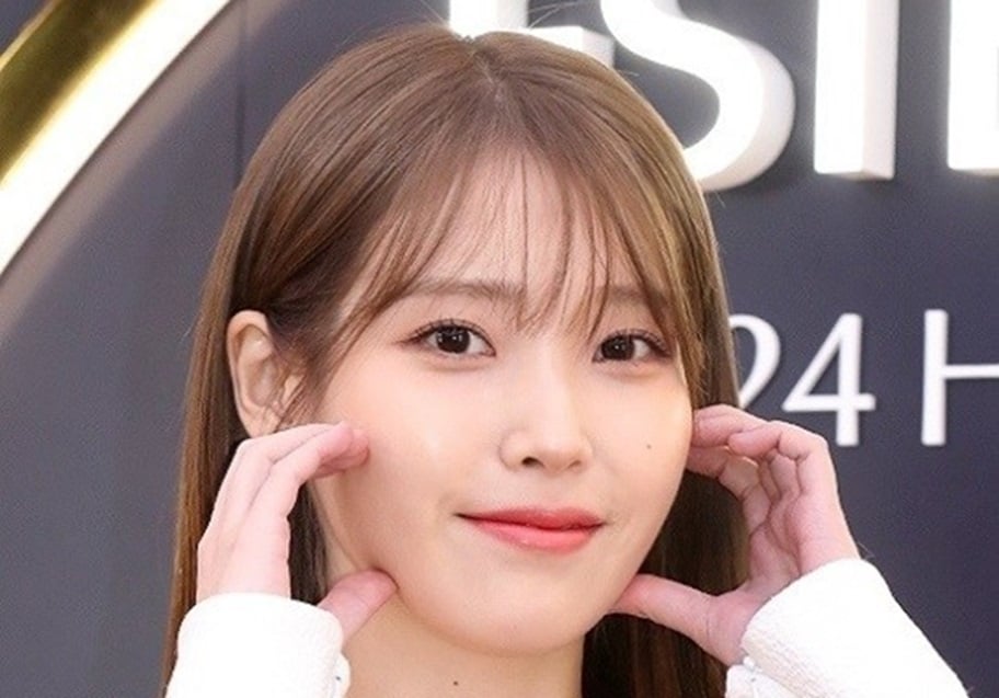 IU mengetahui perpindahan agensi melalui penyelidikan fan cafe, penggemar mengungkapkan rasa frustrasinya