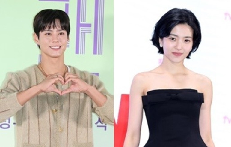 Park Bo Gum dan Kim Tae Ri menjadi pembawa acara MAMA Awards 2024 Park Bo Gum dan Kim Tae Ri menjadi pembawa acara MAMA Awards 2024