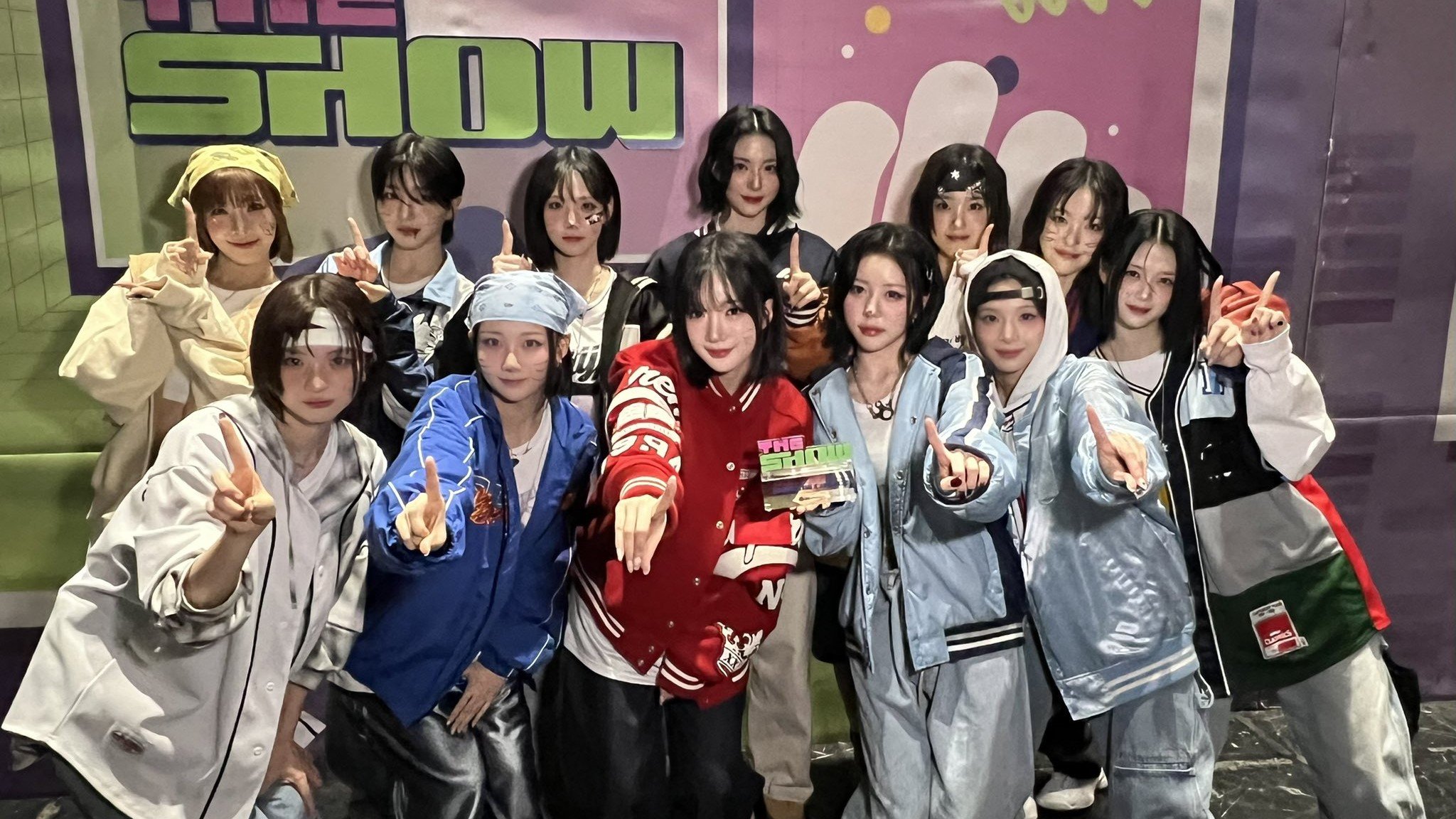 tripleS Visionary Vision meraih kemenangan acara musik pertama untuk 'Hit The Floor' di 'The Show' tripleS Visionary Vision meraih kemenangan acara musik pertama untuk 'Hit The Floor' di 'The Show'