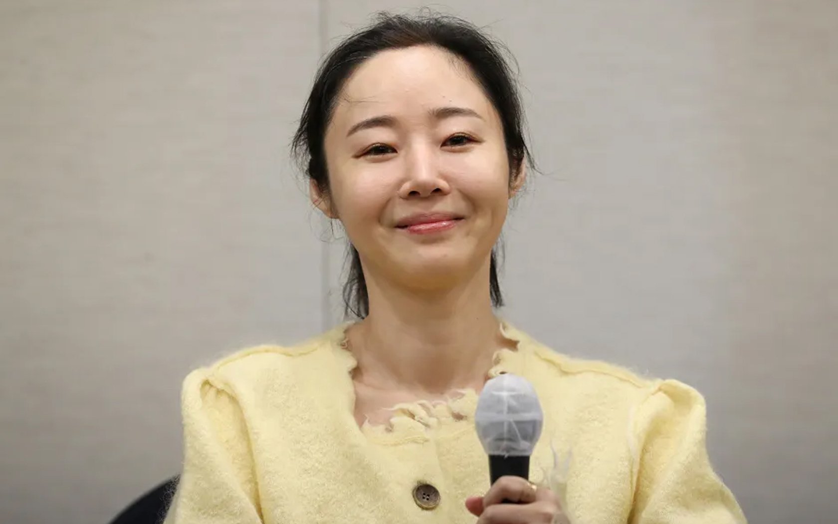K-netizen menanggapi Min Hee Jin yang meminta HYBE untuk “mereformasi perusahaan yang korup”