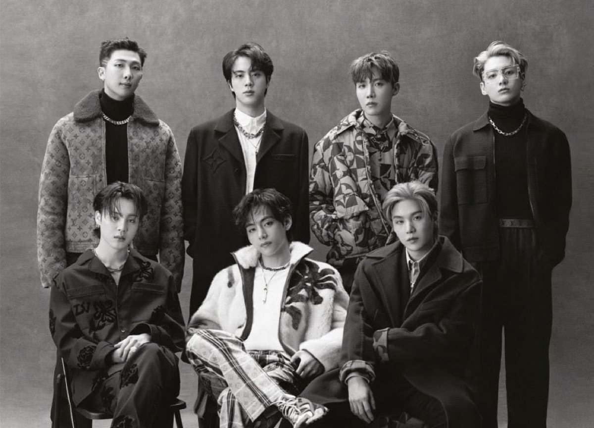 HYBE mengisyaratkan tahun 2026 untuk kembalinya BTS dengan grup penuh di tengah wajib militer HYBE mengisyaratkan tahun 2026 untuk kembalinya BTS dengan grup penuh di tengah wajib militer