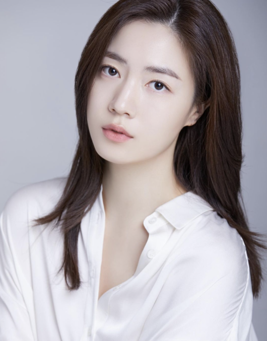 Mantan anggota T-ara Qri menanggapi kontroversi intimidasi Hwayoung yang muncul kembali dengan postingan samar di media sosial 3 1731354820 image