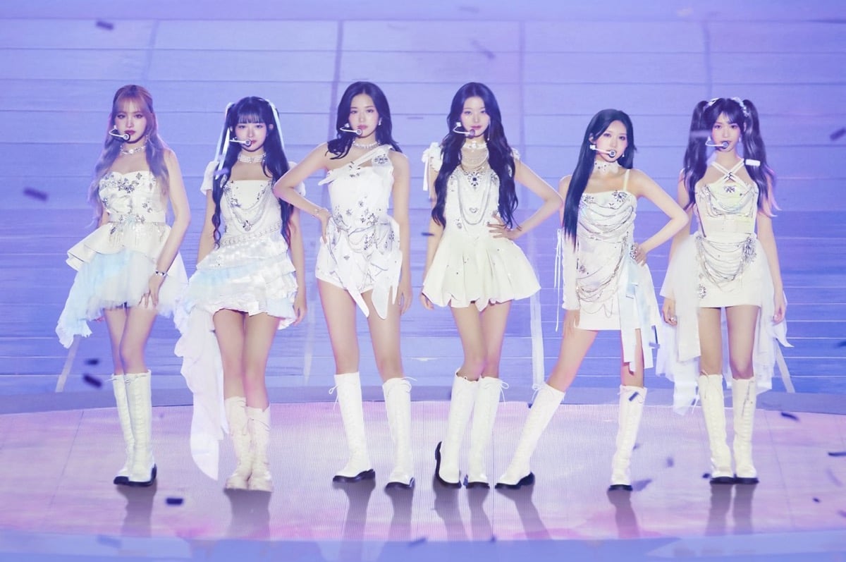 IVE akan membuat sejarah di Lollapalooza Paris sebagai girl grup K-pop pertama yang tampil IVE akan membuat sejarah di Lollapalooza Paris sebagai girl grup K-pop pertama yang tampil