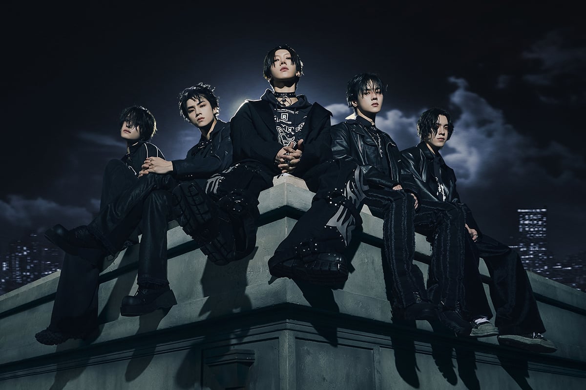 WayV memikat dengan transformasi mendebarkan dalam foto comeback ‘Frekuensi’ baru WayV memikat dengan transformasi mendebarkan dalam foto comeback ‘Frekuensi’ baru