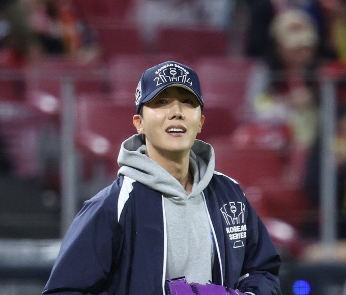 J-Hope bergabung dalam siaran radio pertama Lee Hyun sebagai tamu istimewa