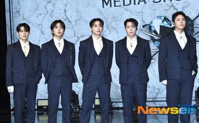 Album single ketiga ACE, 'PINATA,' akan tersedia di berbagai platform musik mulai pukul 6 sore pada tanggal 20 November. 1 1732089046 202411201453332510 1 20241120163514758