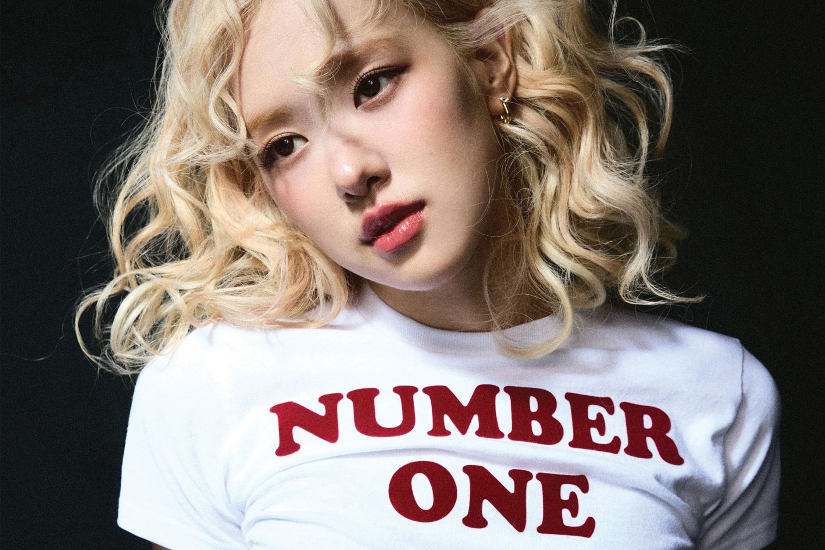 Fans Bikin Emosional Usai Mengartikan Lirik Single Terbaru Rosé “Number One Girl” Fans Bikin Emosional Usai Mengartikan Lirik Single Terbaru Rosé “Number One Girl”